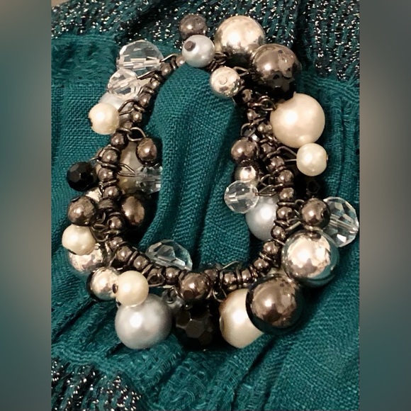 Assorted Beads Stretch Bracelet - Picture 10 of 10